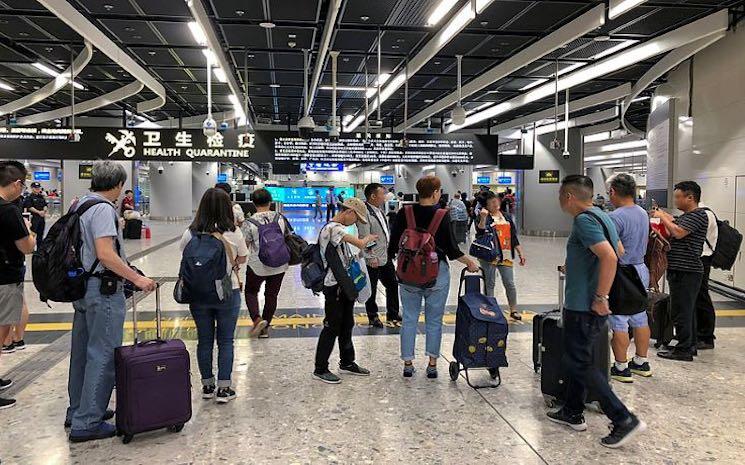 arrivee quarantaine gare de Hong Kong