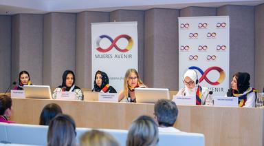 les 5 femmes juges pendant la conférence mujeres avenir