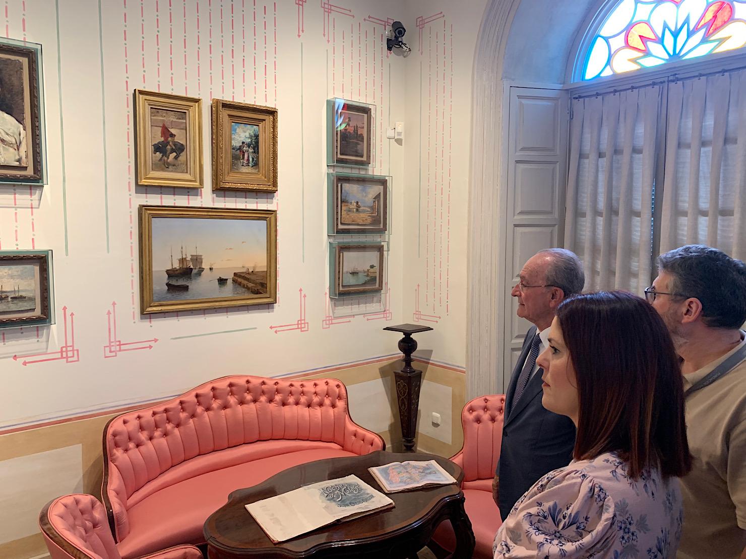 Paco De La Torre, Noelia Losada, Maria Luna, visitent la Casa Natal Picasso rénovée