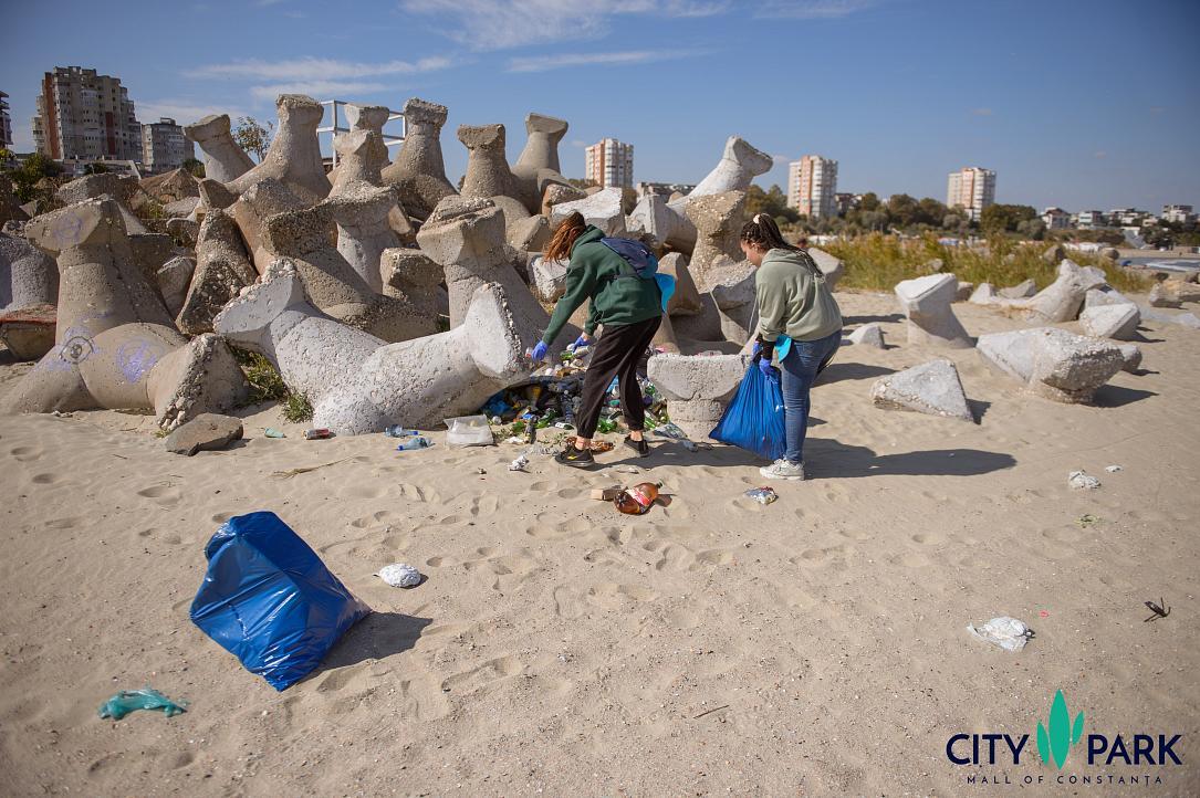 Une édition réussie du #Merci !, une campagne de nettoyage des plages en Roumanie