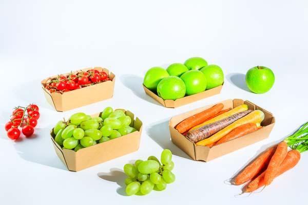 emballages en carton avec fruits et légumes