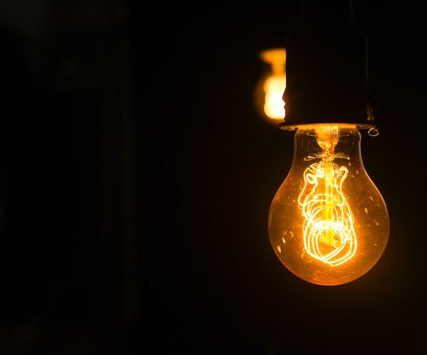 Des ampoules à faible consommation d'énergie seront distribuées par l'état roumain