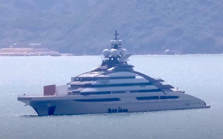 yacht oligarque russe à Hong Kong