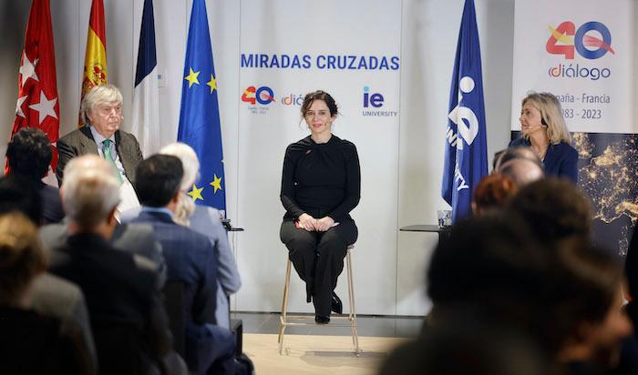 Ayuso et Pecresse pendant le colloque