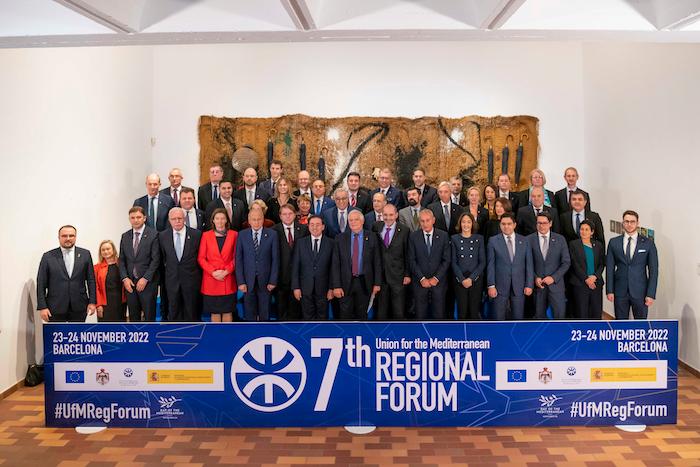photo de famille des ministres des Affaires étrangères des pays de l'Union pour la Méditerranée