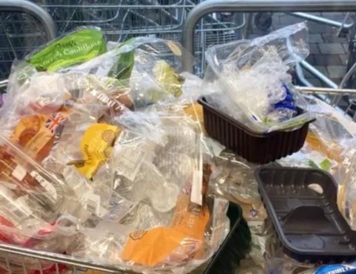 emballage plastique dans les supermarchésjpg