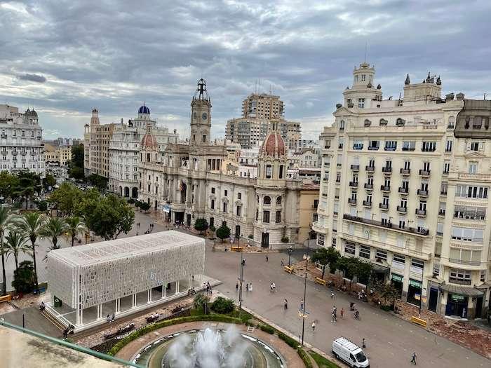La place de la mairie à Valencia en 2022