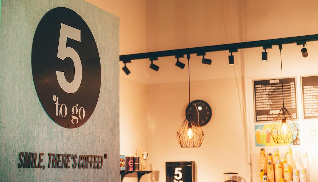La chaîne de cafés roumaine « 5 to go » se développe de 50 % et double ses ventes