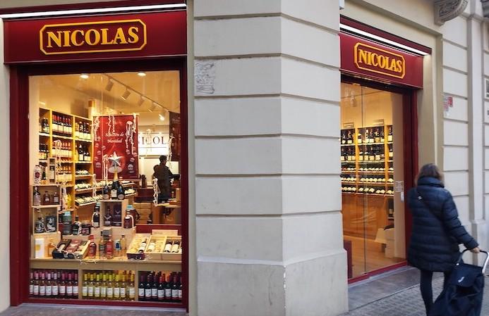 devanture:du magasin Nicolas à Barcelone