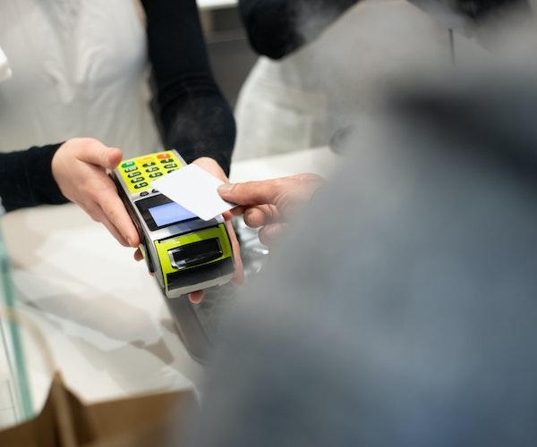 Les dépenses de consommation des ménages affiche la plus forte reprise post-Covid