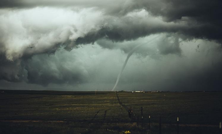 Tornade dans le ciel - nikolas-noonan-unsplash