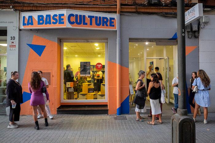 Une exposition à la base culture en fevrier 2023 à Valencia