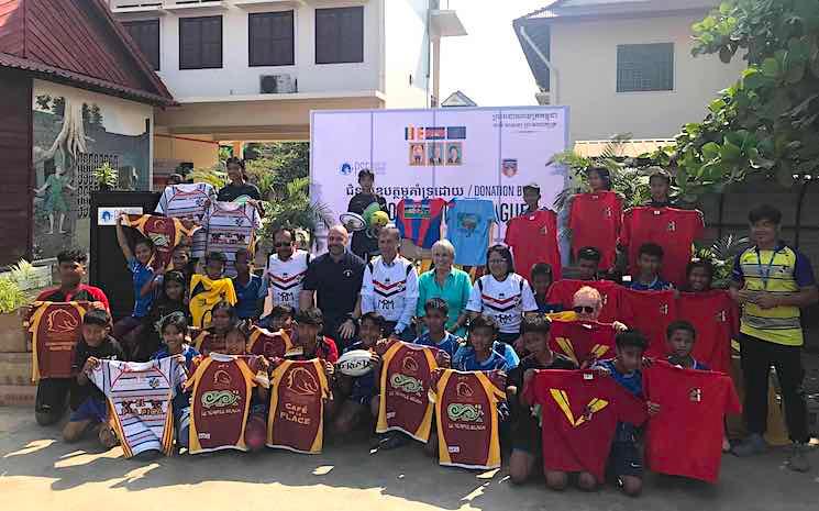 Cérémonie donation rugby PSE