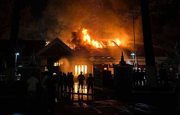 incendie résidence royale à Siem Reap