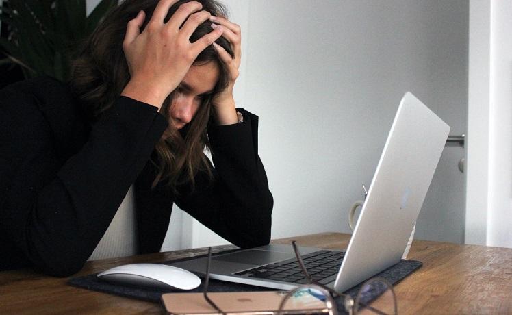 se prendre la tête de stress au travail