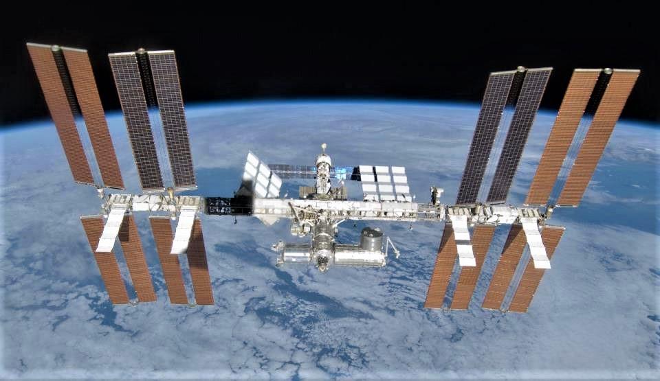 Programme informatique développé par des étudiants roumains lancé depuis l'ISS