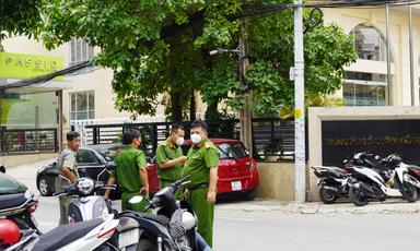 Descente de la police chez Home Credit : une société de recouvrement