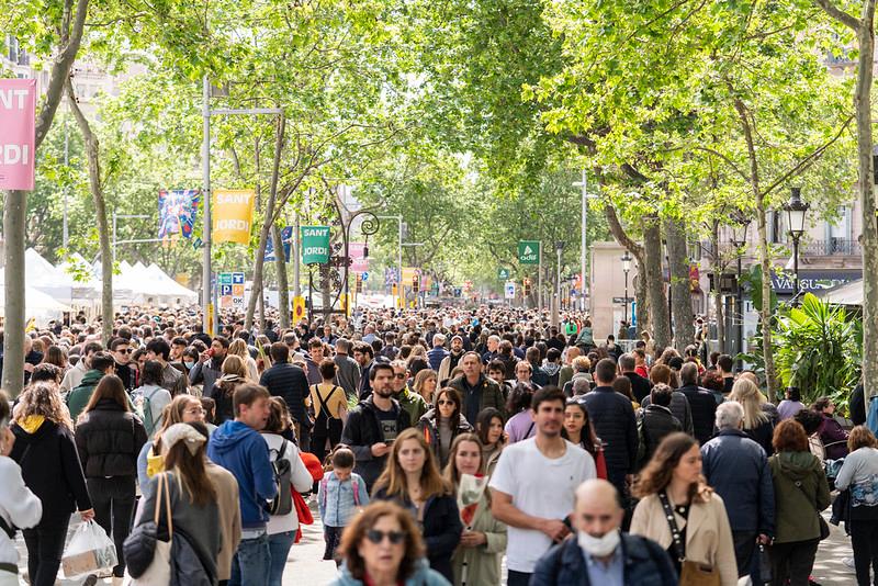 la foule dans les rues pour la sant jordi