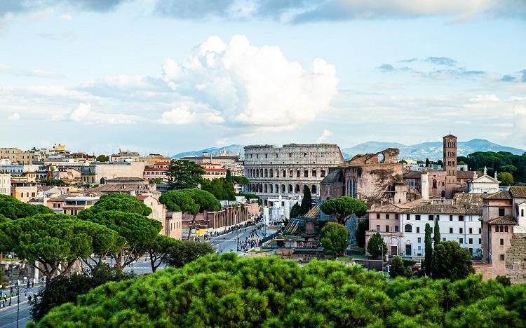 vue de rome et colisée