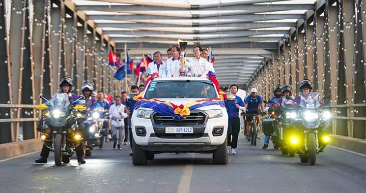 La flamme progresse vers Phnom Penh - AKP
