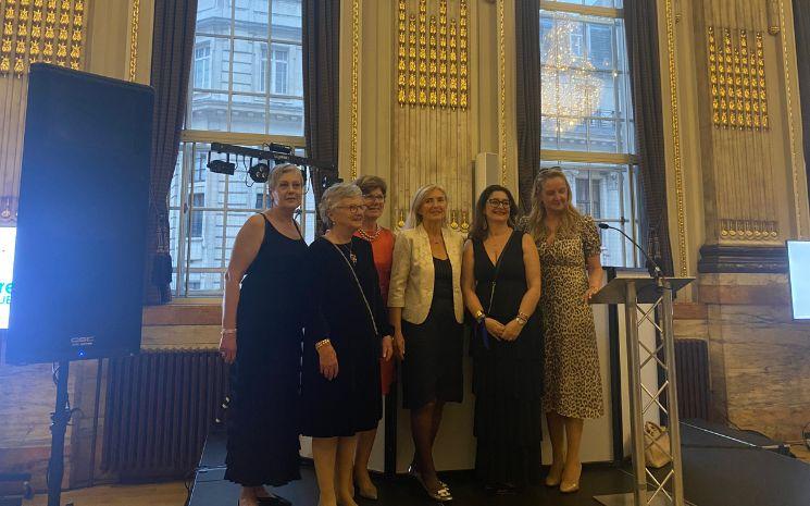 Les 40 ans de Londres accueil