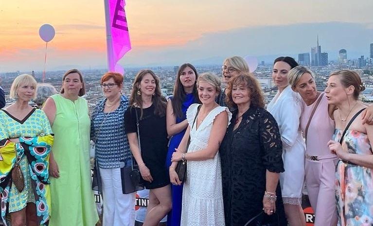 équipe de femmes de Milan Accueil