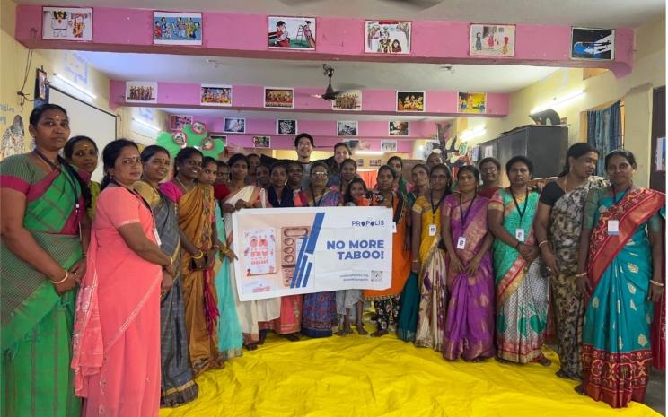 L'équipe de Propolis et des Indiennes d'une ONG en Inde du sud