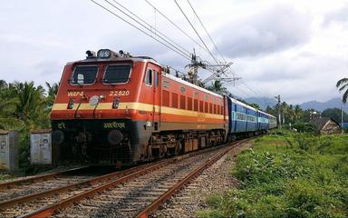 Une locomotive en Inde