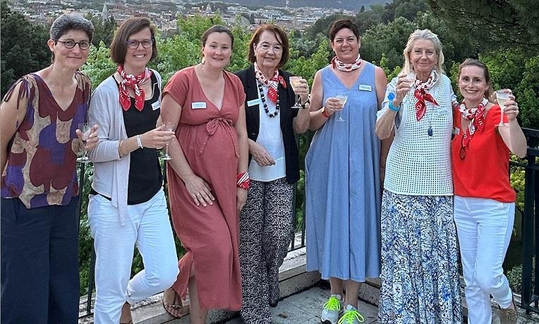 équipe de femmes Rome Accueil