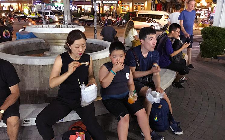 Touristes-chinois-Thailande-Phuket-by-Shankar-S