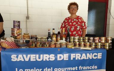 Valerie d'albundo à son stand de saveurs de france