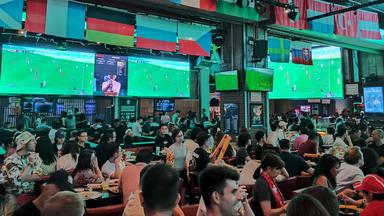 un bar sportif en Chine