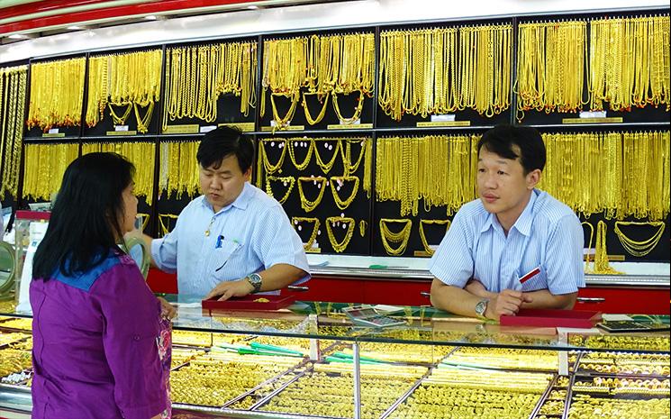 Magasin-or-Thailande-by-Adam-Jones