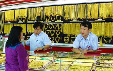 Magasin-or-Thailande-by-Adam-Jones