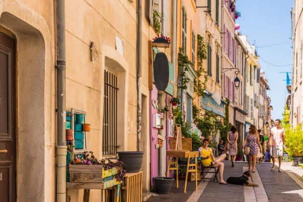 Ruelle à Marseille, une ville où les biens immobiliers sont rares