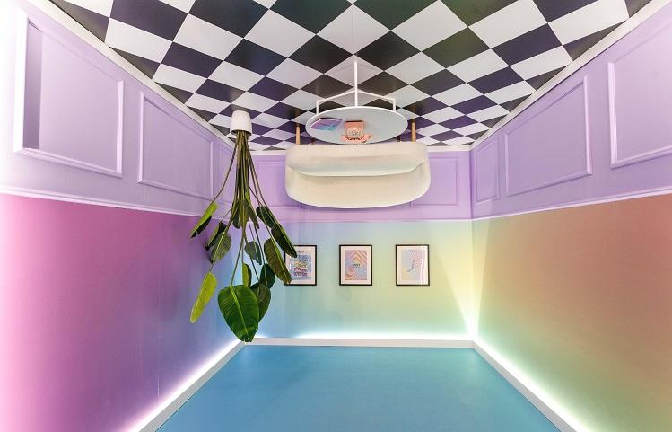 appartement coloré à l'envers