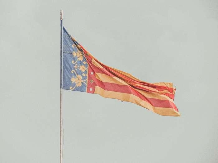 drapeau valencien pour le 9 octobre 2023