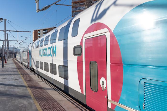 train Ouigo sur les quais