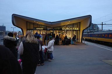 Bâtiment des départs Eurostar à la gare centrale d'Amsterdam
