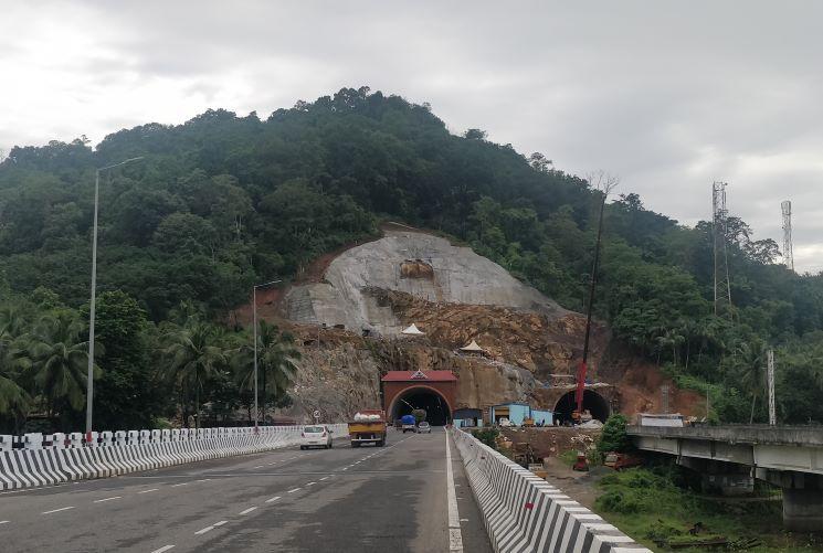 Kuthiran_tunnel_entry_to_thrissur_01