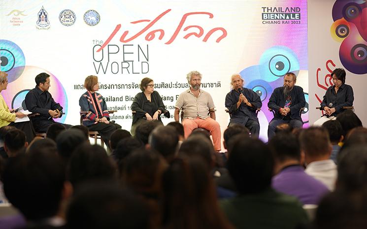 conference de presse pour la Biennale de Thailande a Chiang Rai