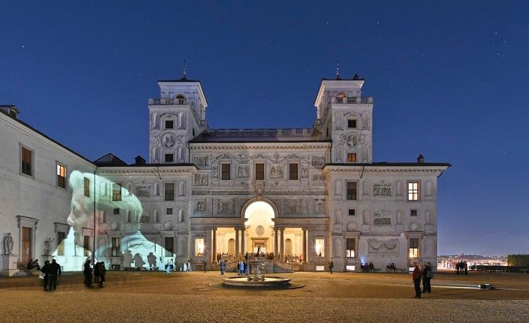 Villa Medicis à Rome éclairée dans la nuit - M3 Studio