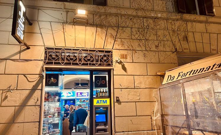 distributeurs de billets dans bureau de tabac en Italie