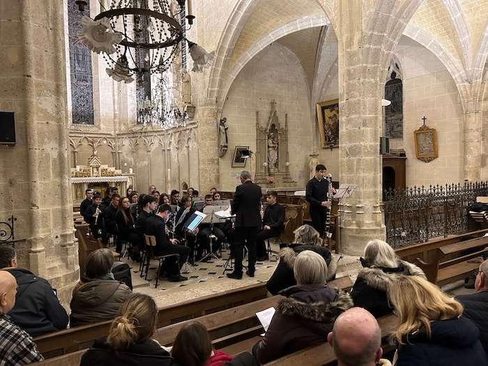 l'ensemble de clarinettes en concert dans l'église d'Auxy dans le loiret
