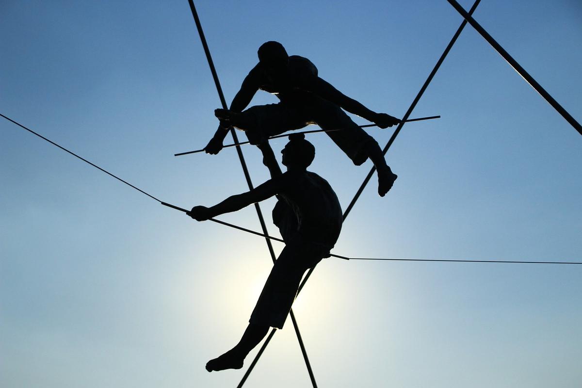 statues funambule cracovie