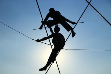 statues funambule cracovie
