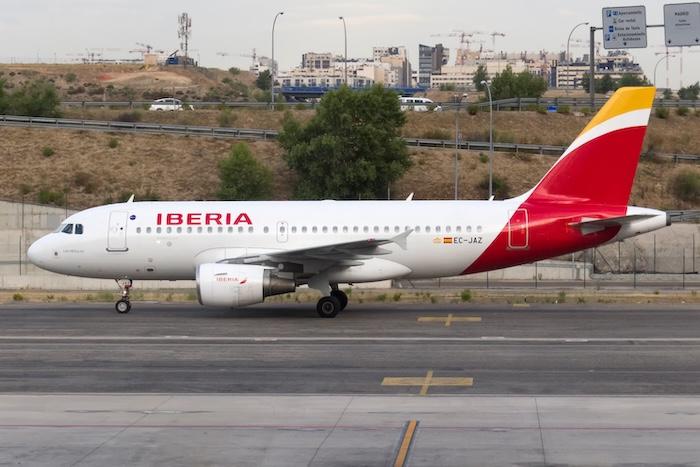 Avion Iberia à l'aeroport de madrid