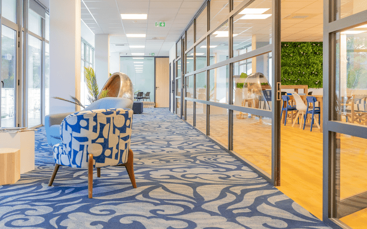 Sundesk Business pôle II - 1047 Route des Dolines - 06560 Valbonne