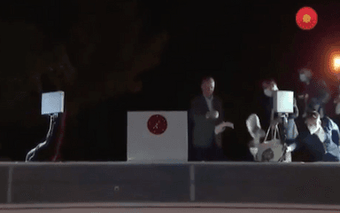 Erdogan distribue du thé