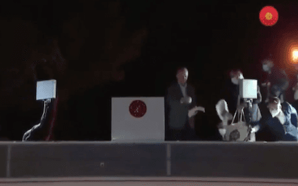 Erdogan distribue du thé